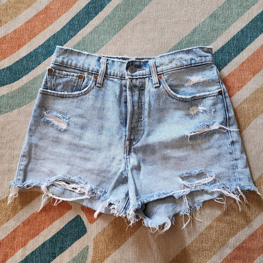 Levi's Distressed Wedgie Shorts